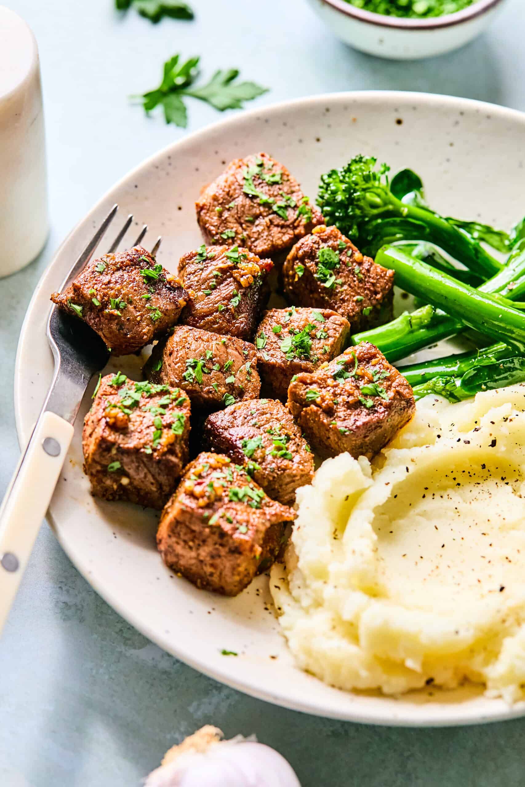 Garlic Butter Steak Bites (Ready in 15 Minutes)