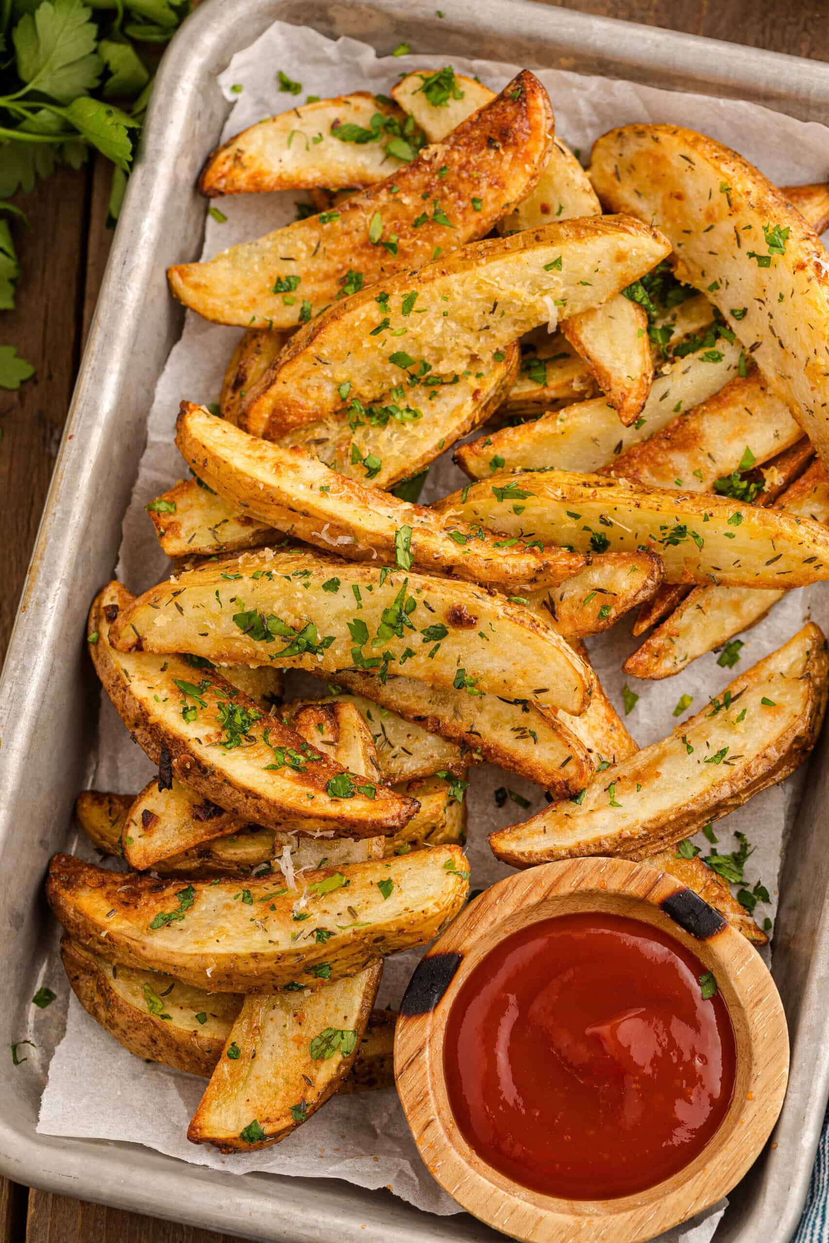 Crispy Garlic Parmesan Potato Wedges (Air Fryer) 